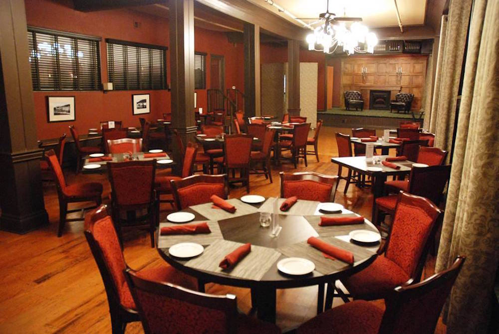 The Chestnut Grille at the historic Green Park Inn features rich colors and a warm ambiance.