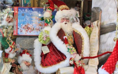 VOTE: Best Holiday Window Display