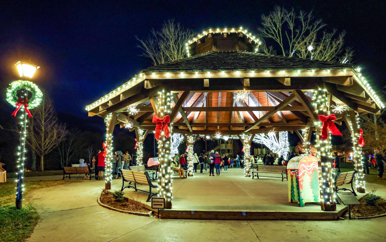 Holiday Glow Time in Blowing Rock ⋆ Blowing Rock