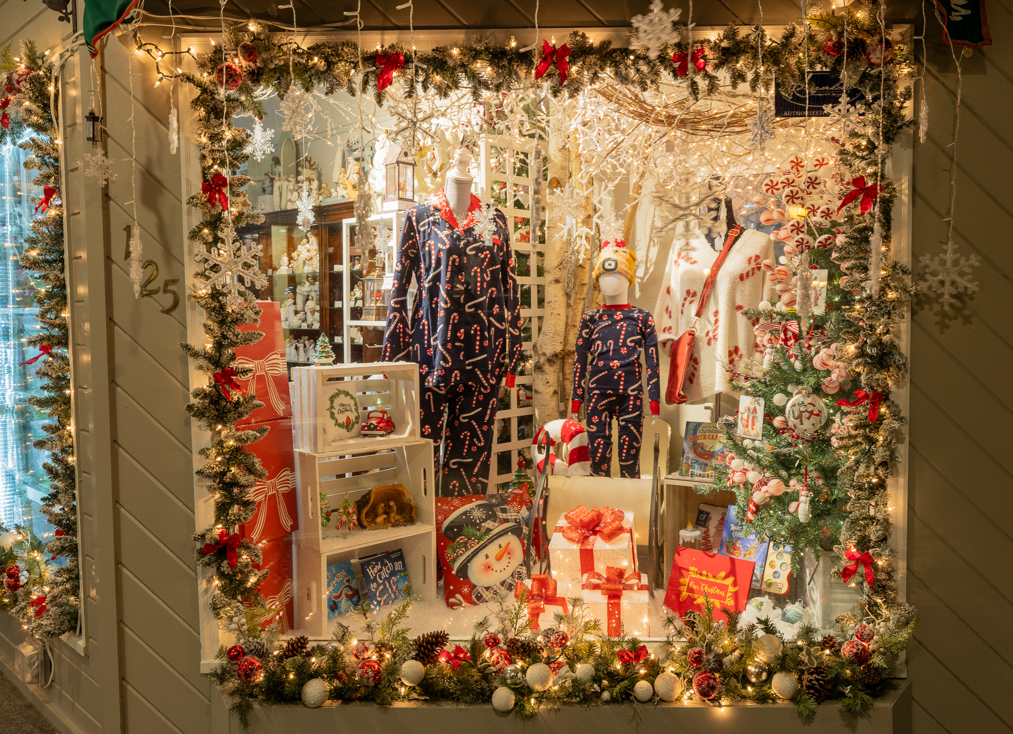 Christmas in Blowing Rock Wins “Best Holiday Glow” 2024