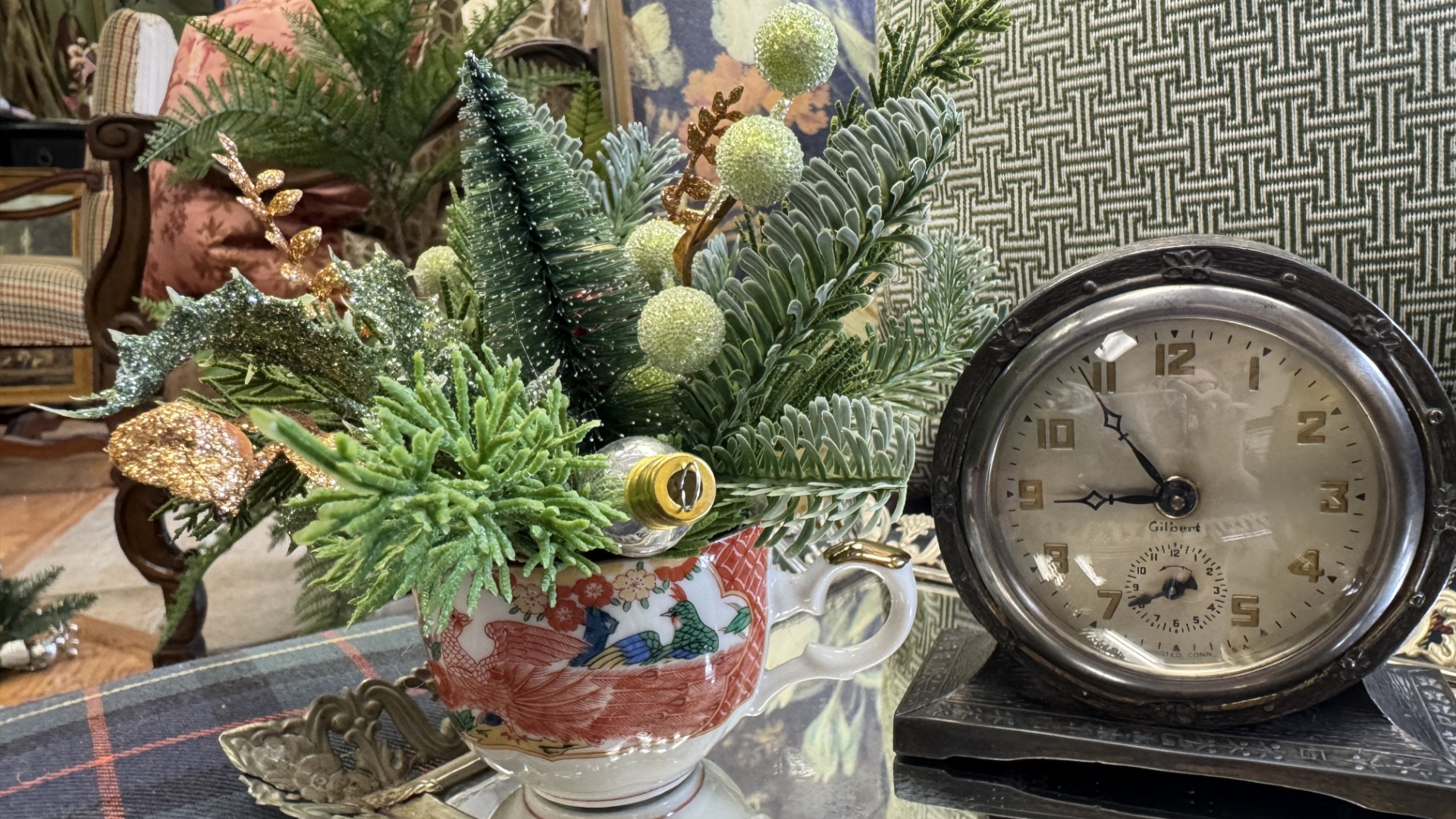 Custom Holiday Arrangements at MacHouse Designs